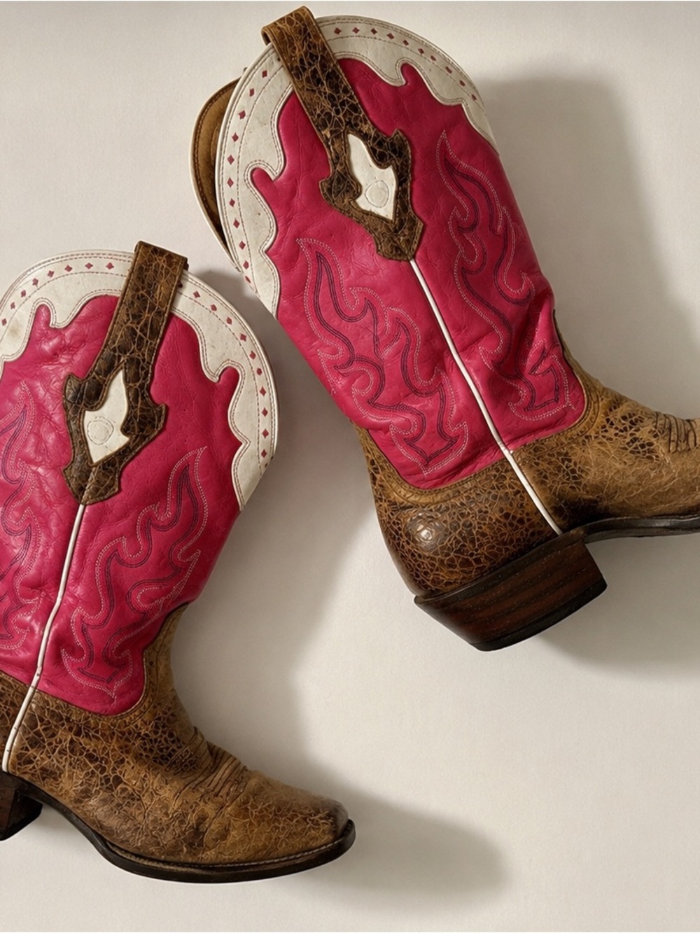 Ariat Women's 9.5B Pink Cowboy Boots Leather western Square Toe Embroidere